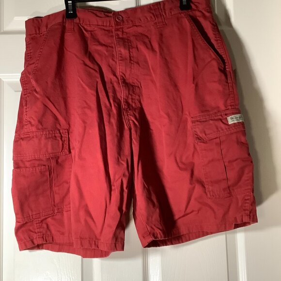 Wranglers Authentic Men Cargo Shorts - Picture 4 of 11